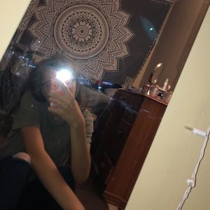 Meet your Posher, Chloe